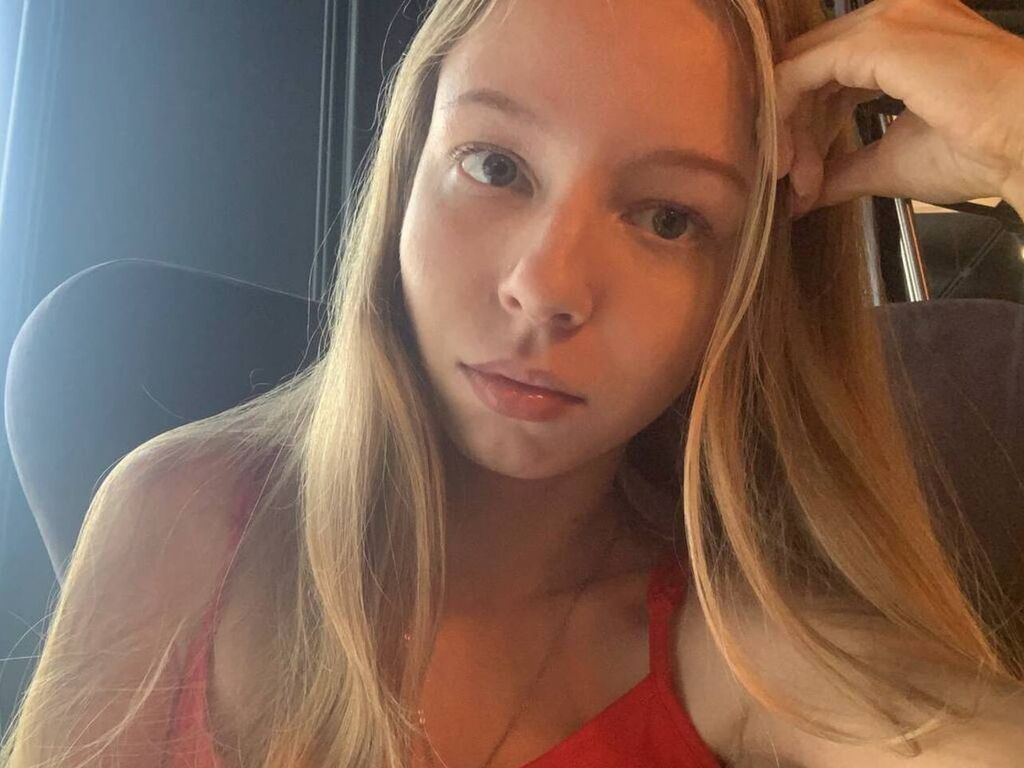 AdenaMcfalls Nude
