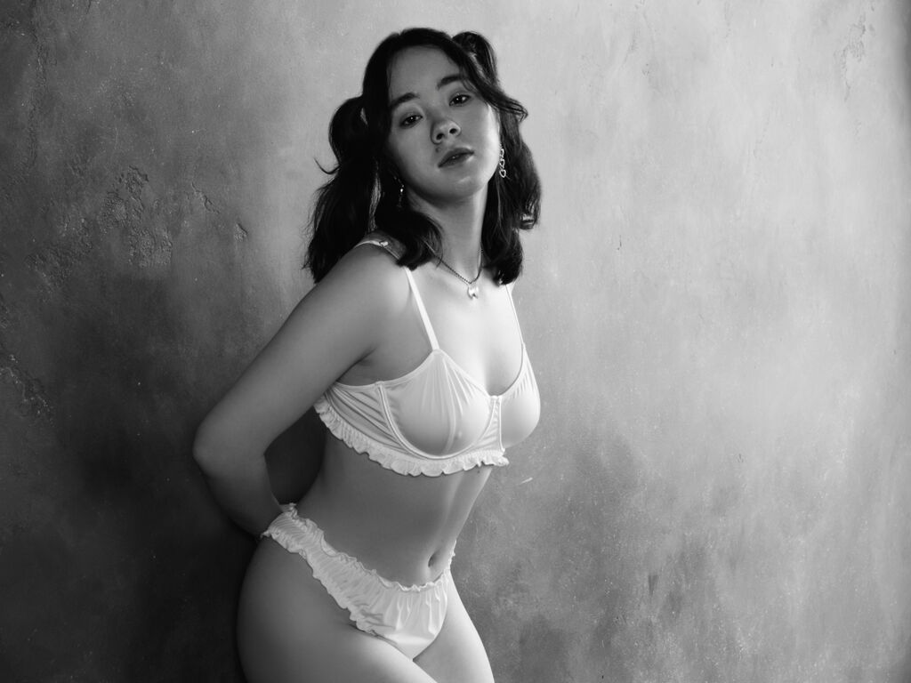 AislyFollin Nude