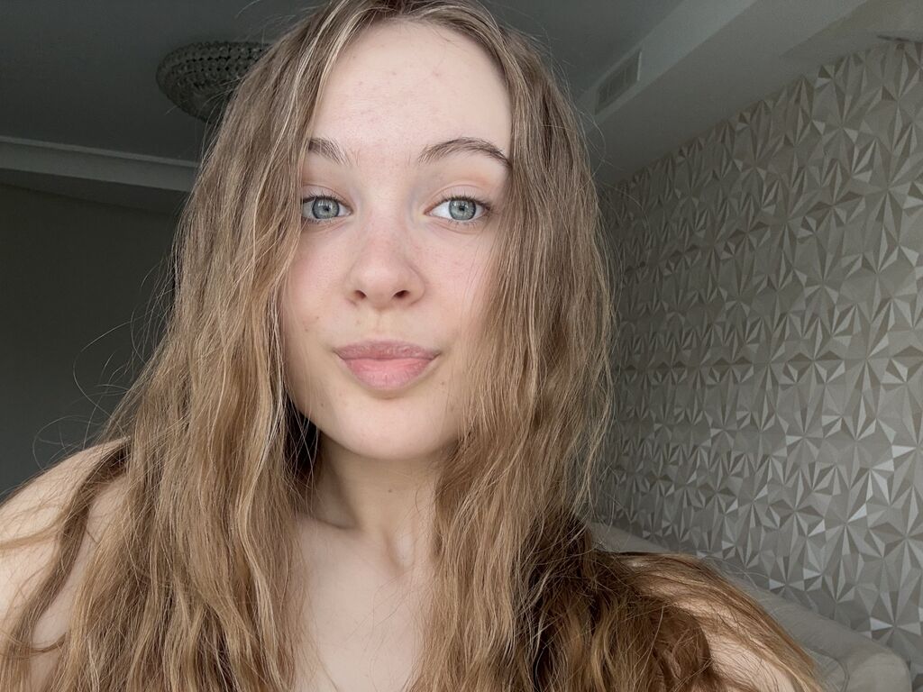 AlbertaClem Nude