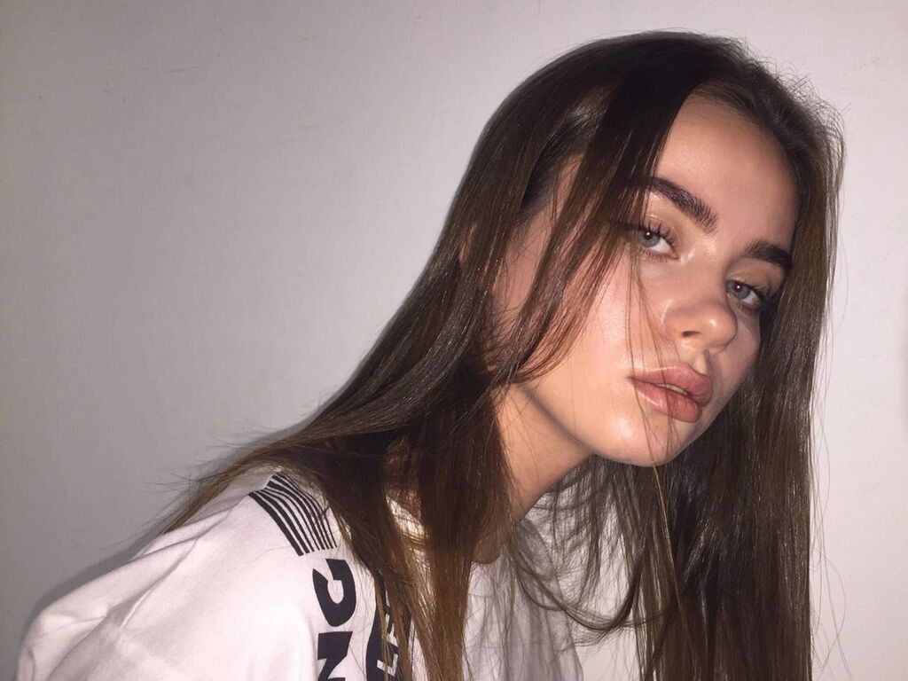 AmeliPovilain Nude