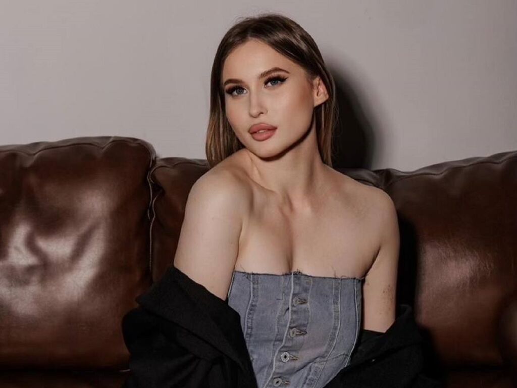 DayleAlamo Nude
