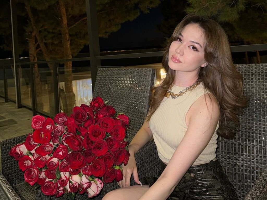 EffuliaLoren Nude