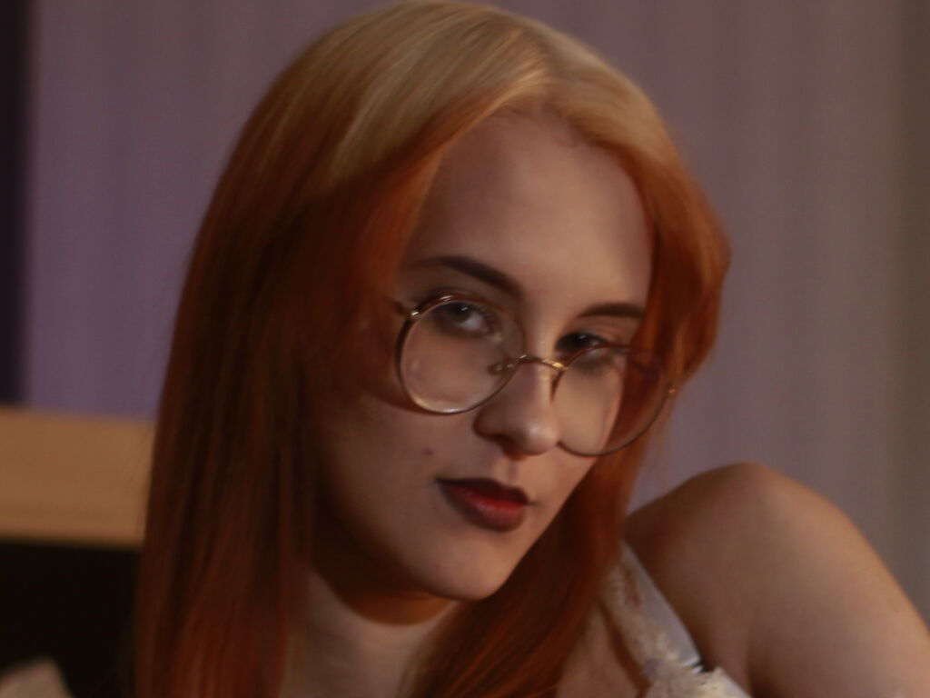 EmilyAura Nude