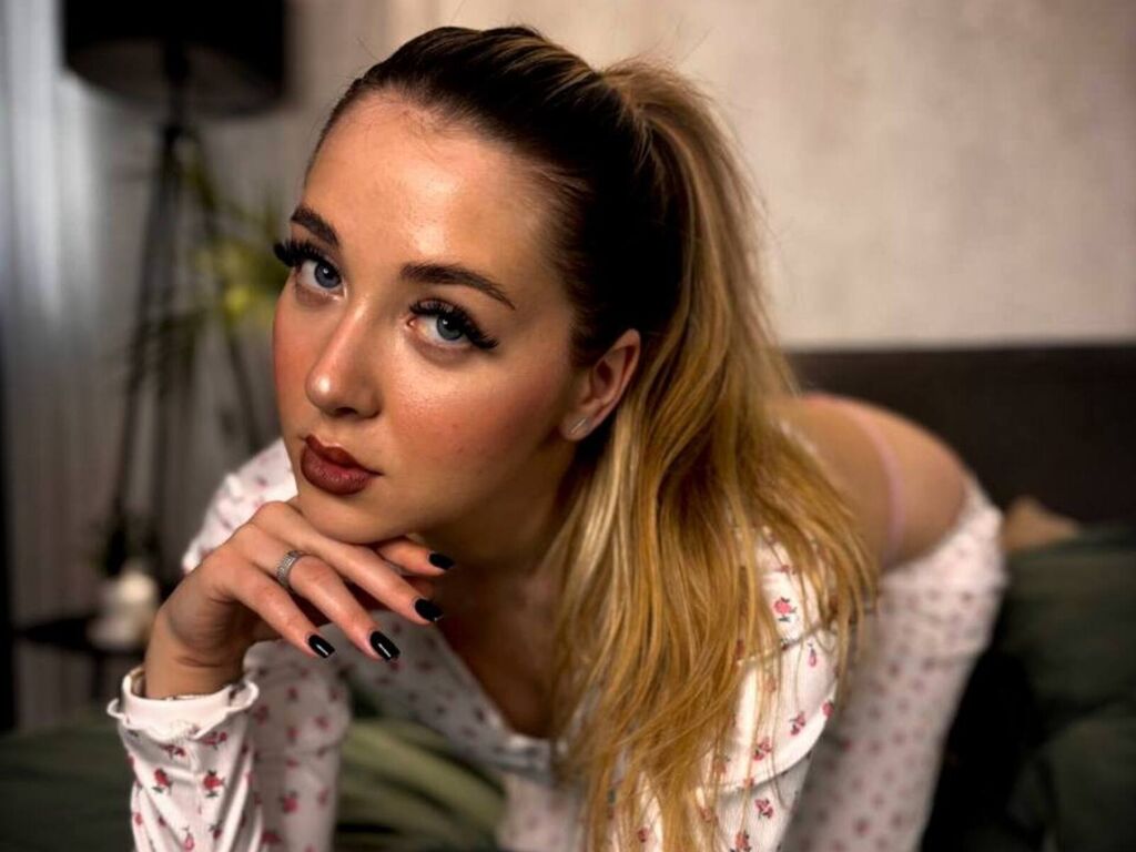 EmilyHawke Nude