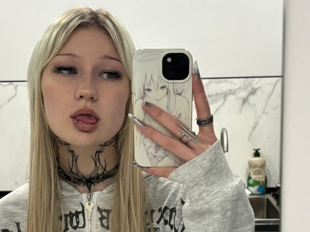 EmyYummi Nude