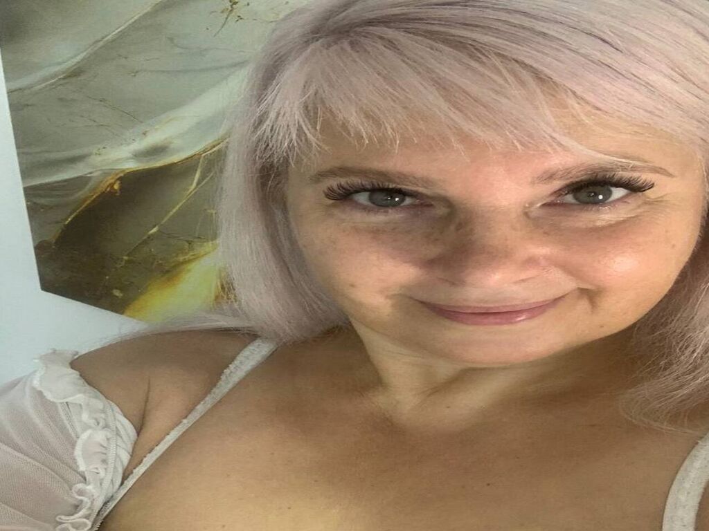 HollaFabel Nude