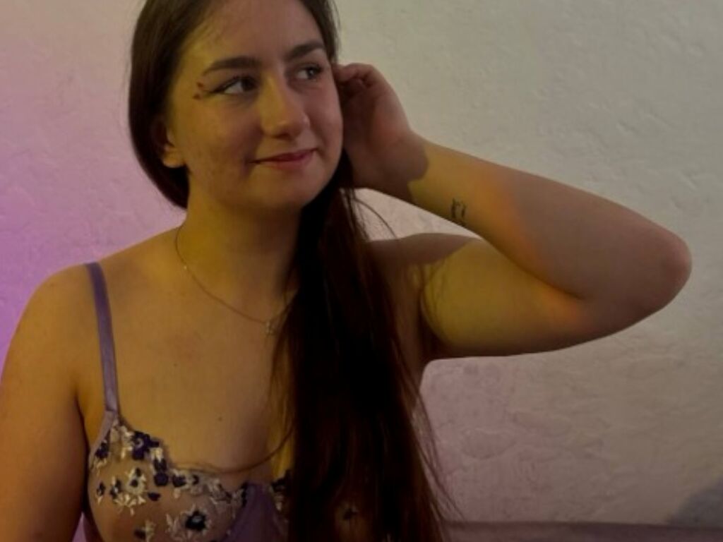 KattrinGolden Nude