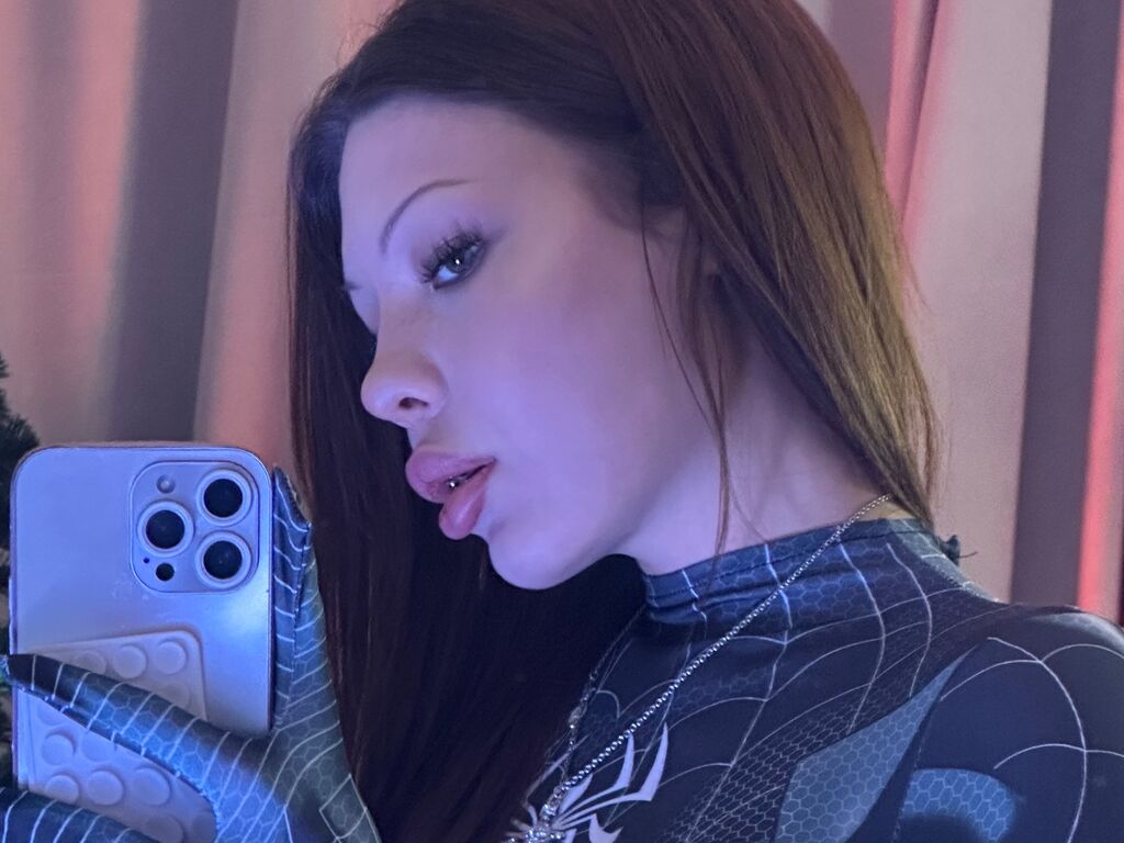 KiraVelvet Nude