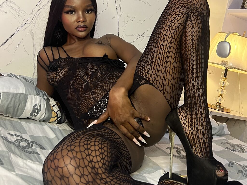 LalahEmrald Nude