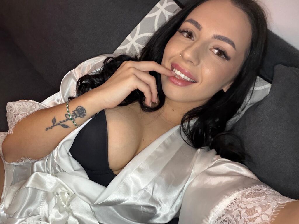 LilaWest Nude