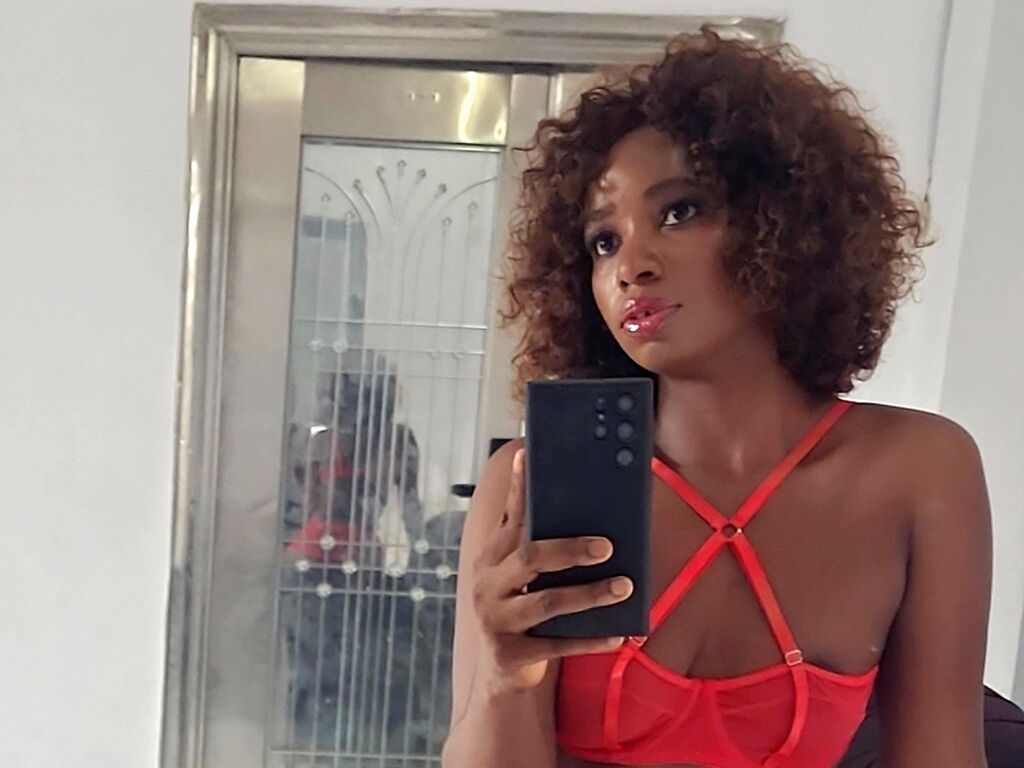 LuluWilde Nude