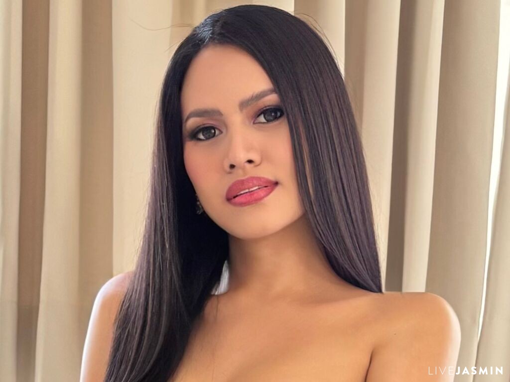 MariaHillary Nude