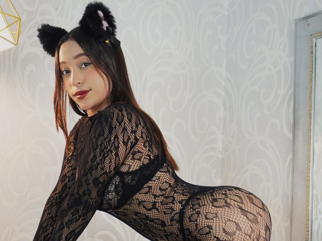 MiaCamill Nude
