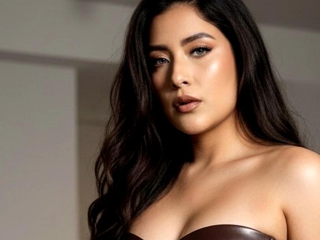 MiaVelina Nude