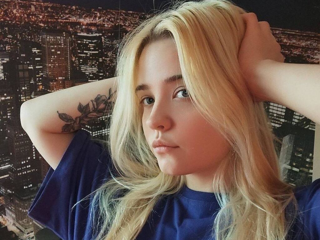 MonnieMoniz Nude