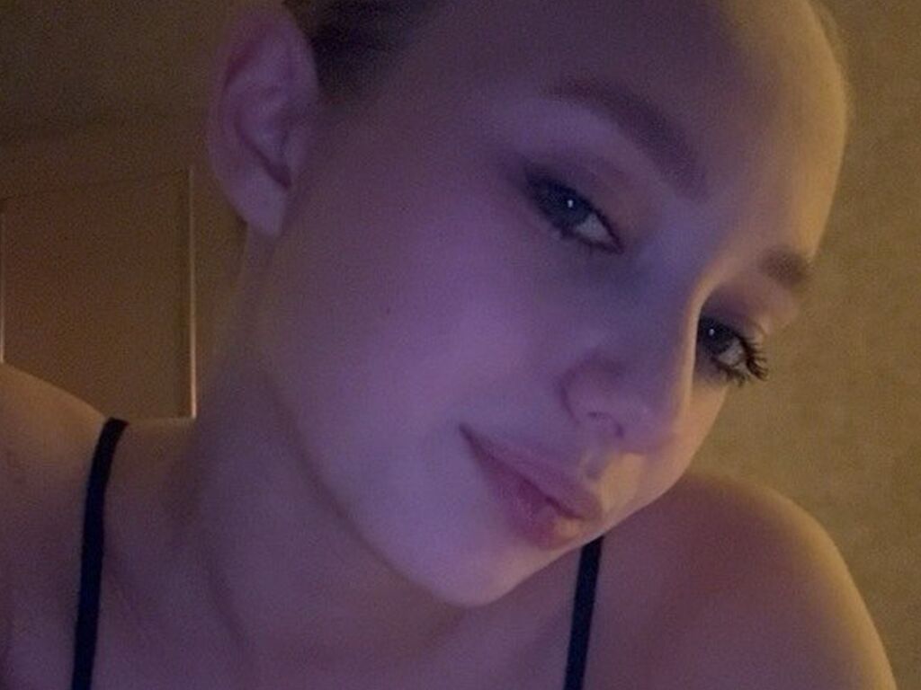 NinaSkirt Nude