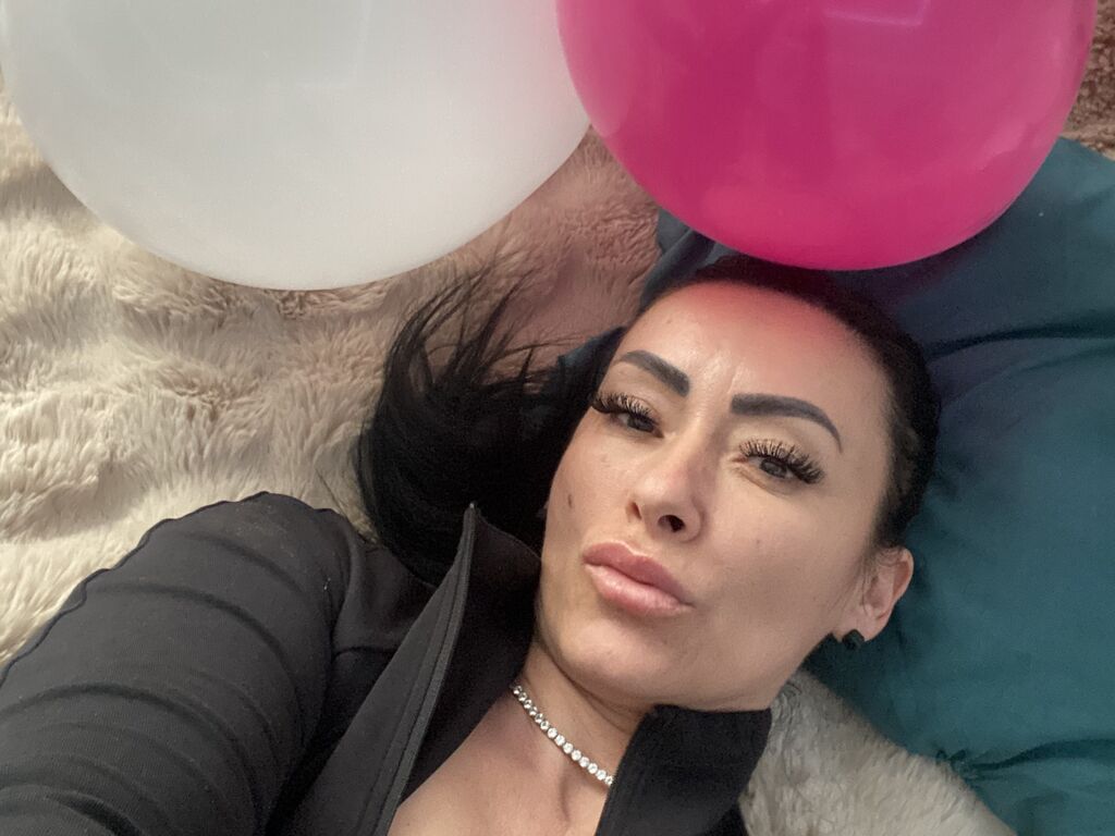 Reeyna Nude