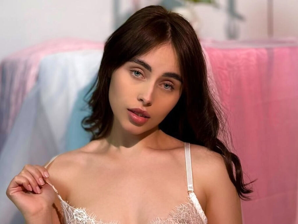 TessaPlombir Nude