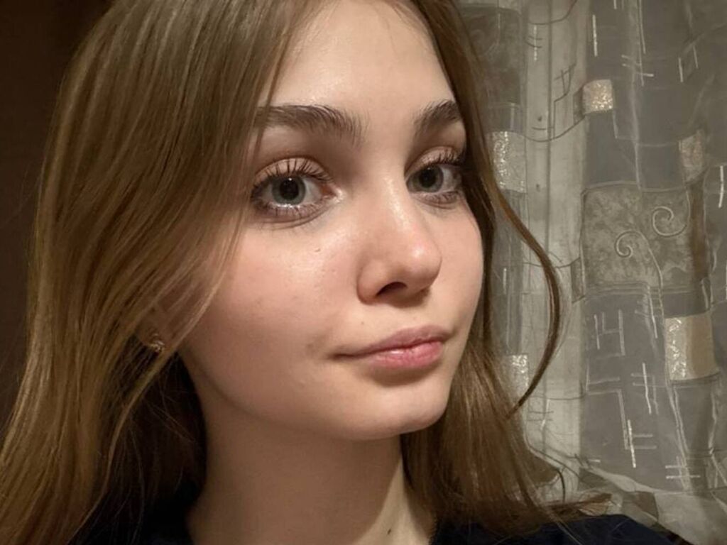 YiBisher Nude